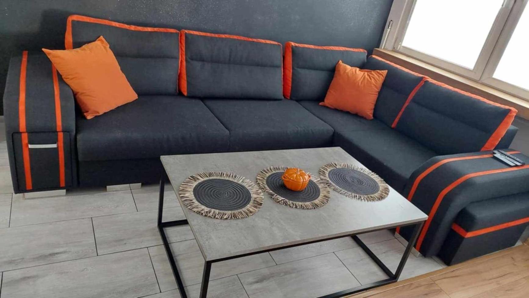 Ekskluzywny Apartament W Centrum Z Klimatyzacja I Balkonem Любін Екстер'єр фото
